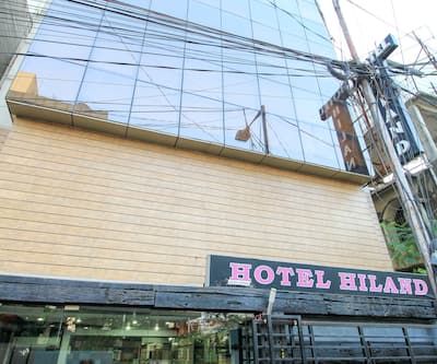 https://imgcld.yatra.com/ytimages/image/upload/t_hotel_yatra_city_desktop/v1429507804/Domestic Hotels/Hotels_Kolkata/Hotel Hiland/Exterior1.jpg